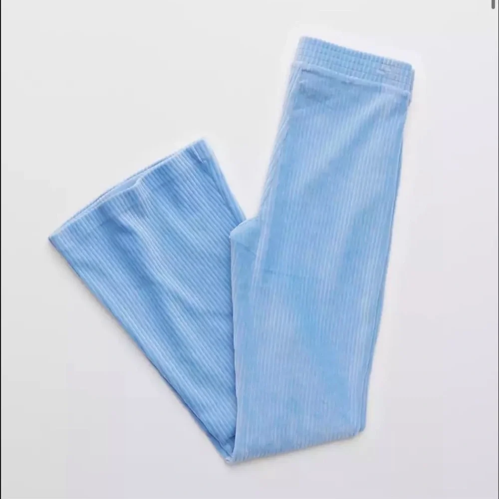 SOLD NWOT Aerie Groove-On Velour High Waisted Flare Pant - Picture 6 of 12